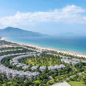 5* Курортный комплекс Melia Vinpearl