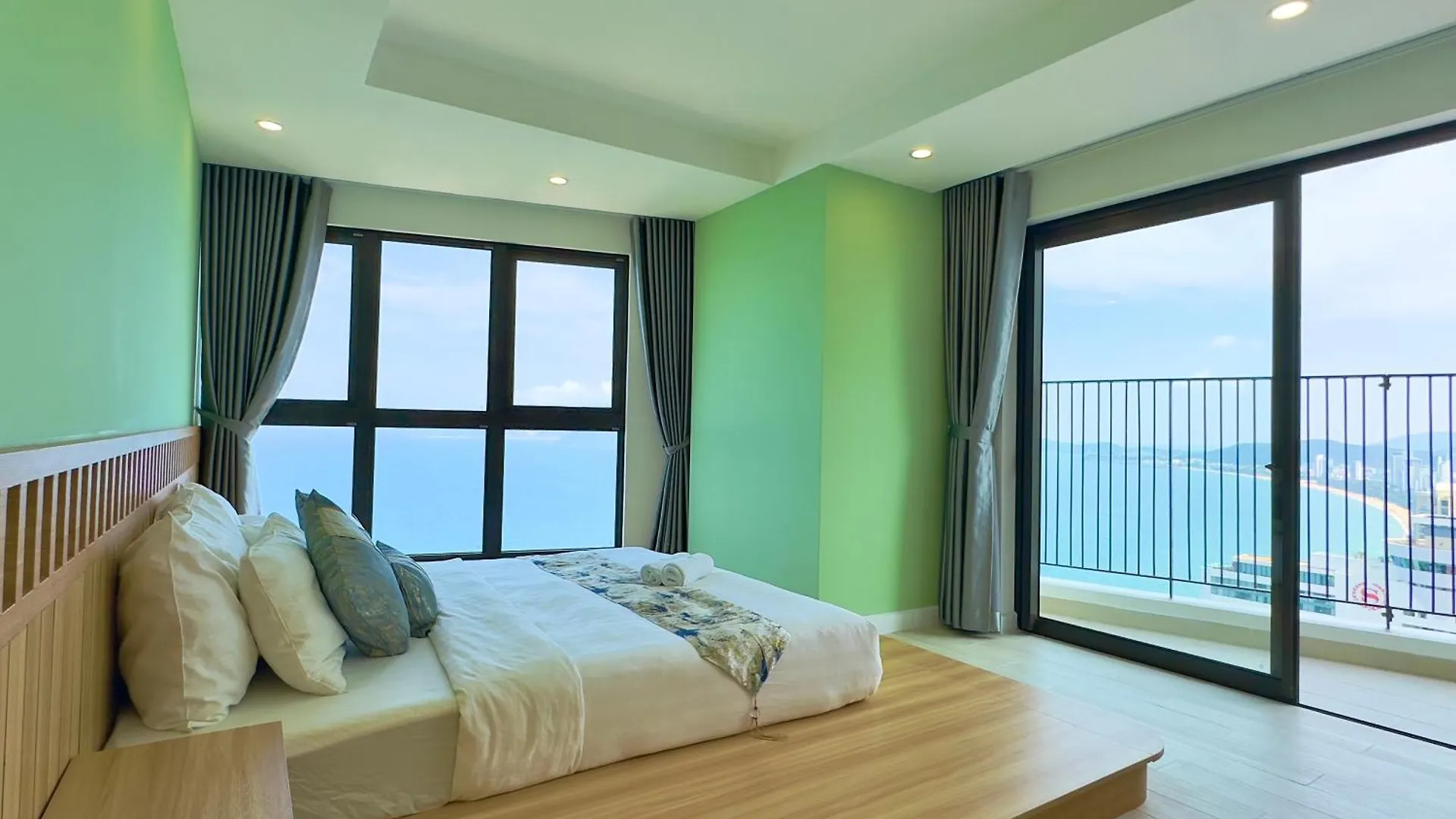 Apartment Can Ho Gold Coast O Nha Trang View Bien - Vivastay
